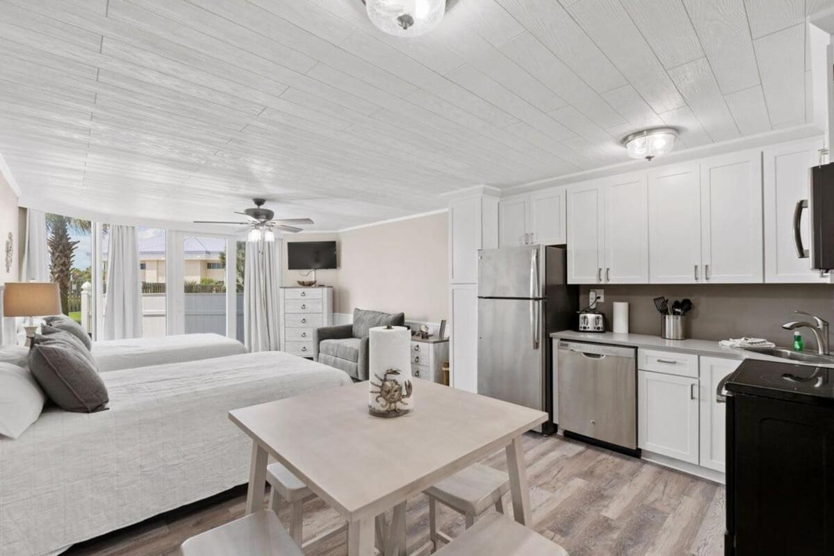 Of The Gulf 120 - Shore-side Sleeps 4 * Panama City Beach